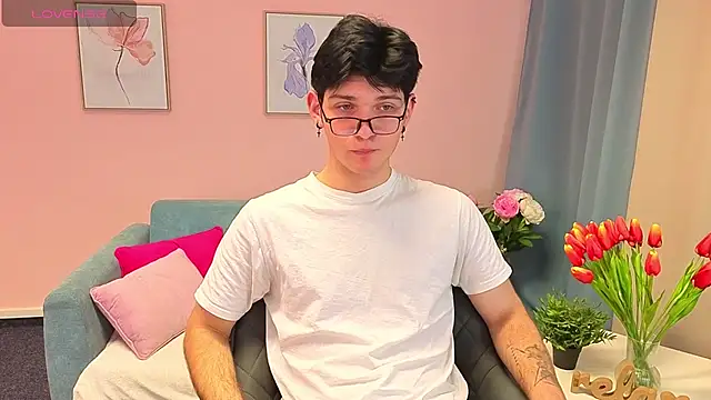 Snapshot of LiamRivers chatting on 11-12-25, 02:06 LiamRivers online show from 11-12-25, 02:06