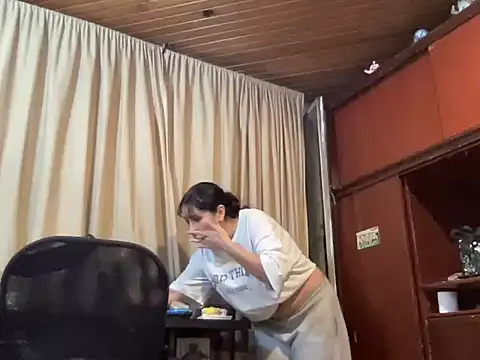 Dreana online show from 02-01-26, 01:48