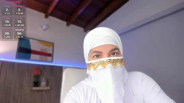 Hannaa Dolly online show from 11-30-25, 03:43