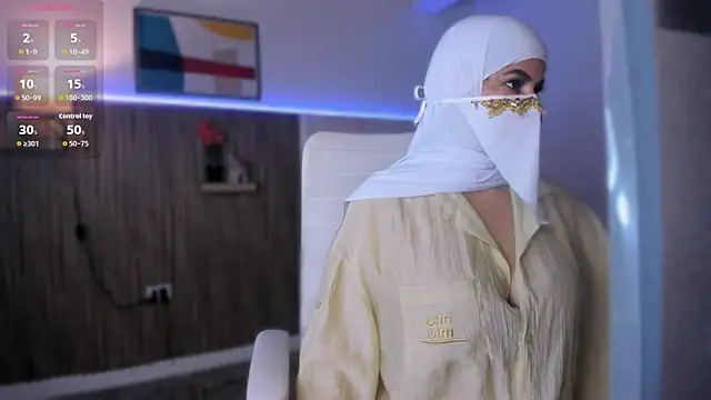 Hannaa Dolly online show from 12-18-25, 03:12