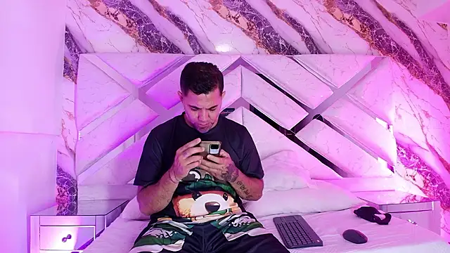 Alexander Halls online show from 03-05-26, 01:29