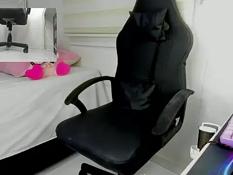 goddess of bitches online show from 02-19-26, 05:03