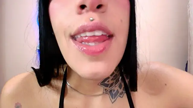 catte jensen online show from 12-04-25, 04:33