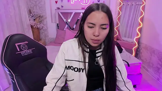 ISABELA TAY online show from 03-24-26, 11:37