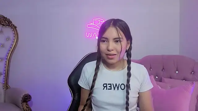 Snapshot of ISABELA_TAY chatting on 05-15-26, 12:01 ISABELA TAY online show from 05-15-26, 12:01