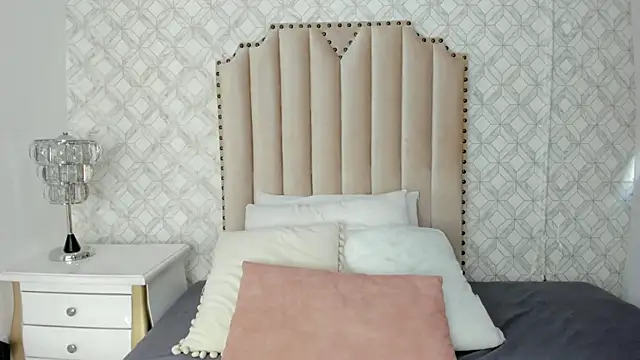 fallon grey online show from 12-22-25, 08:06