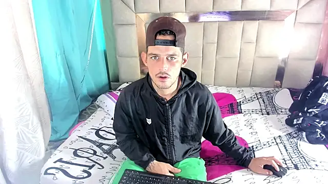 Sexybigjefffx online show from 12-15-25, 06:34