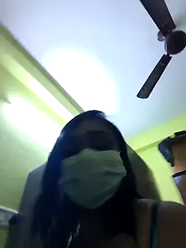 Dharshini98 online show from 12-19-25, 01:01