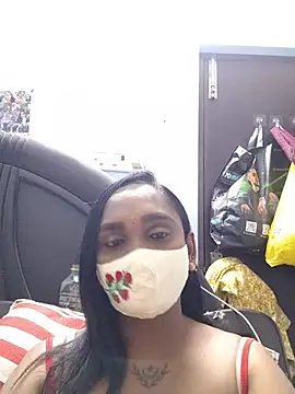 Snapshot of Dharshini98 chatting on 06-01-26, 03:03 Dharshini98 online show from 06-01-26, 03:03