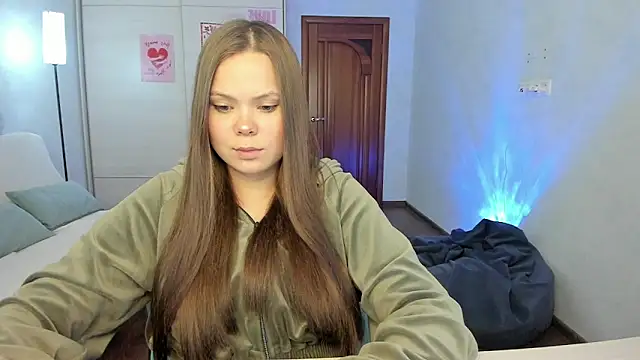 Kira love 81 online show from 04-09-26, 04:12