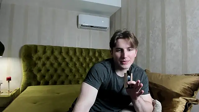 MarkYeti online show from 11-26-25, 01:01