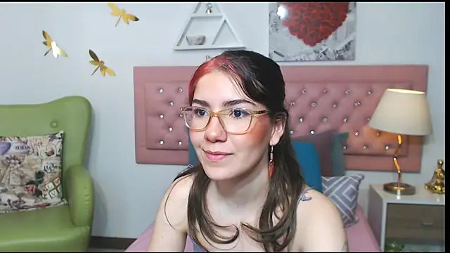 AriLumi online show from 11-20-25, 07:46