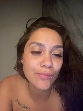 Snapshot of carolsapequinha chatting on 07-15-26, 04:40 carolsapequinha online show from 07-15-26, 04:40
