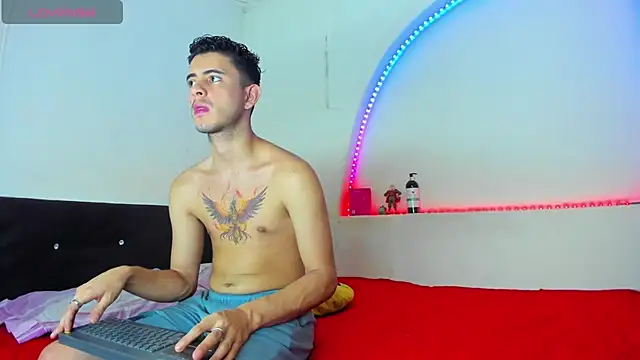 Snapshot of kaiborman00 chatting on 11-19-25, 06:52 kaiborman00 online show from 11-19-25, 06:52