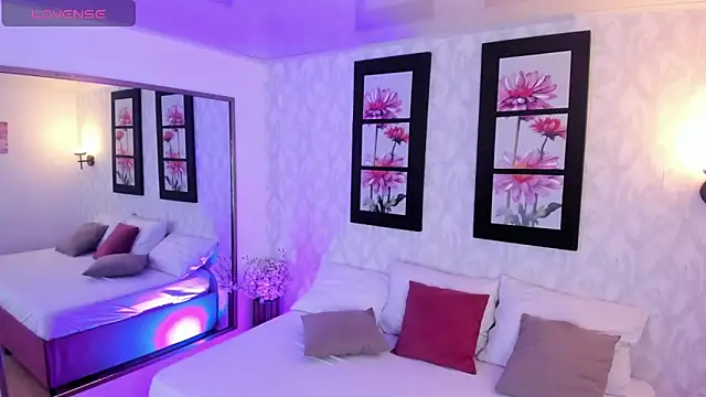 Snapshot of Martina_077 chatting on 11-29-25, 12:30 Martina 077 online show from 11-29-25, 12:30