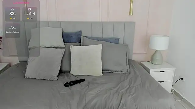 Snapshot of Dulce_emi chatting on 04-23-26, 12:29 Dulce emi online show from 04-23-26, 12:29