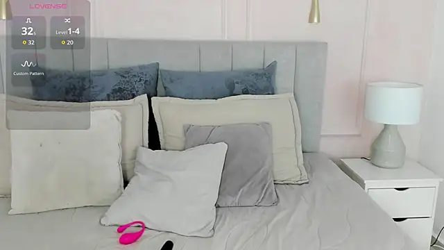 Snapshot of Dulce_emi chatting on 04-24-26, 12:07 Dulce emi online show from 04-24-26, 12:07