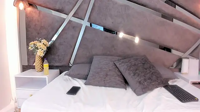 Sammy Gomez  online show from 12-20-25, 08:16