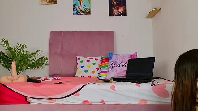 Snapshot of ginny_ross chatting on 07-25-26, 03:37 ginny ross online show from 07-25-26, 03:37