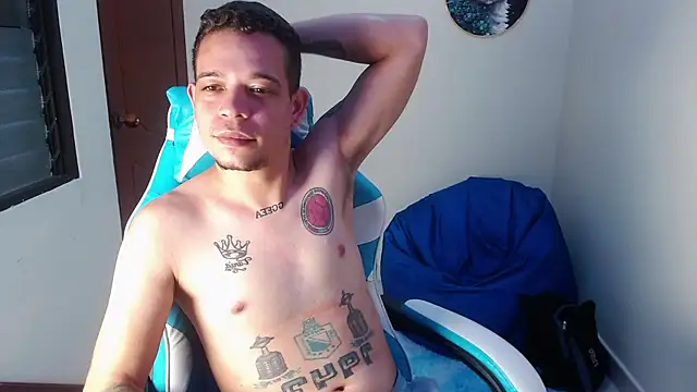 Snapshot of harry_contreras28 chatting on 11-15-25, 01:36 harry contreras28 online show from 11-15-25, 01:36