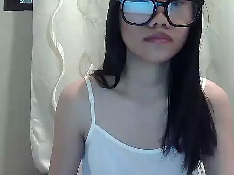 Snapshot of VelvetCharm_pinay chatting on 12-13-25, 08:25 VelvetCharm pinay online show from 12-13-25, 08:25