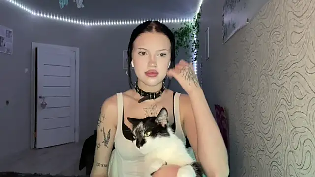 JuliaElse online show from 12-19-25, 04:58