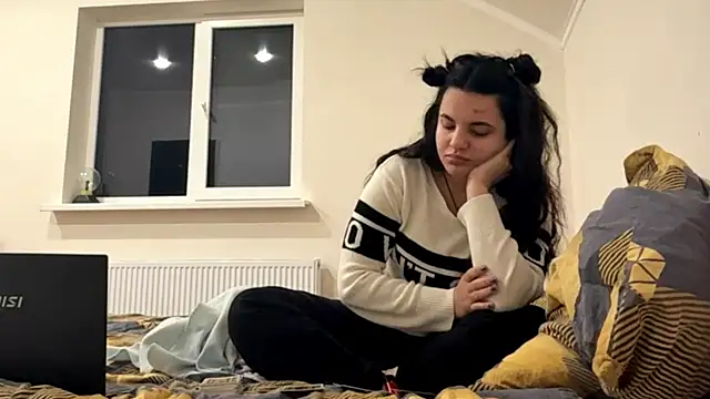 ArielleLeitao online show from 11-14-25, 03:11