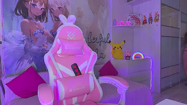 CheekySashaCharm online show from 06-19-26, 07:12