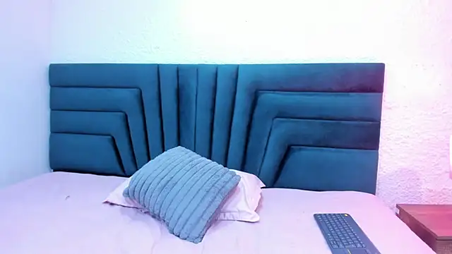 VictoriaRouge  online show from 01-15-26, 03:55