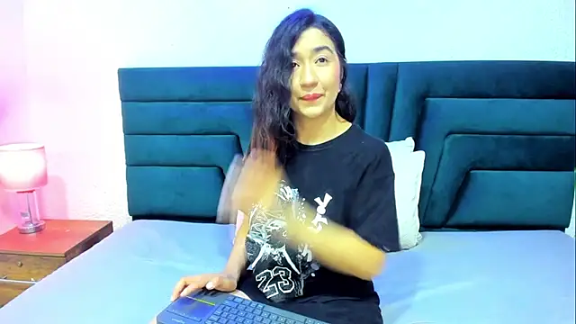 VictoriaRouge  online show from 05-17-26, 08:38
