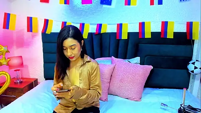 VictoriaRouge  online show from 06-21-26, 10:56