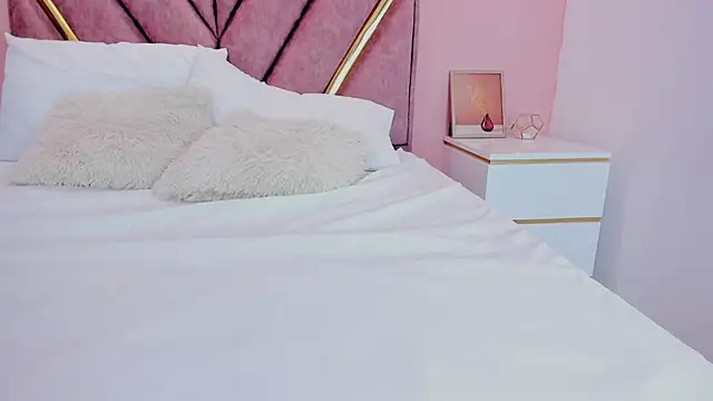 roxyflame  online show from 12-19-25, 11:39