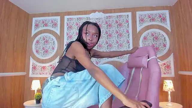 Midnight Bluee online show from 11-26-25, 07:59