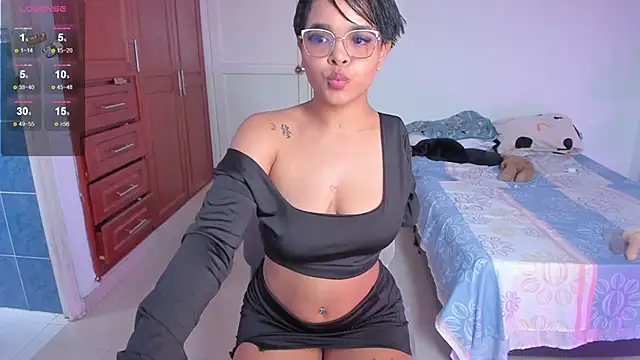 Tatiana-Jaaramillo online show from 04-17-26, 02:42