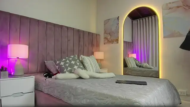 Valentino moretti online show from 02-12-26, 01:17