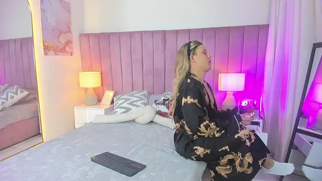 Valentino moretti online show from 03-26-26, 11:27