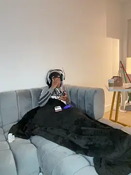 Drekacakez online show from 05-13-26, 04:48