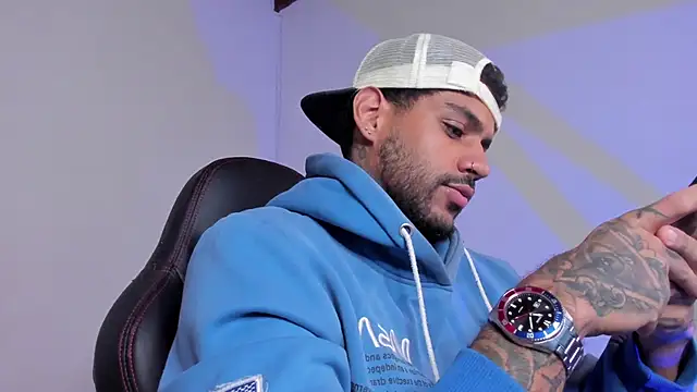 LuigiVitale 1 online show from 11-26-25, 05:52