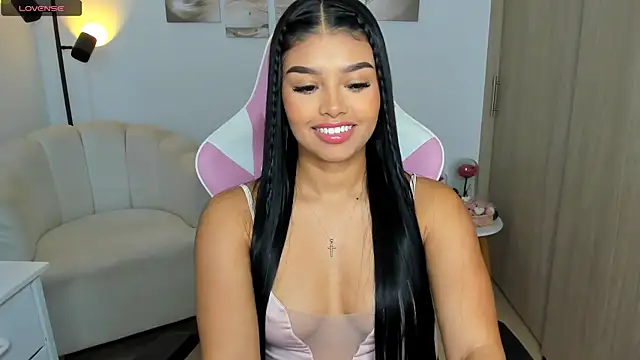 Snapshot of haileyflorez_ chatting on 06-10-26, 02:38 haileyflorez online show from 06-10-26, 02:38