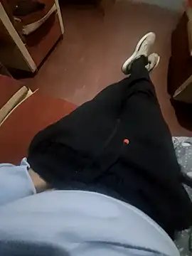 Snapshot of dey199524 chatting on 11-15-25, 11:43 dey199524 online show from 11-15-25, 11:43