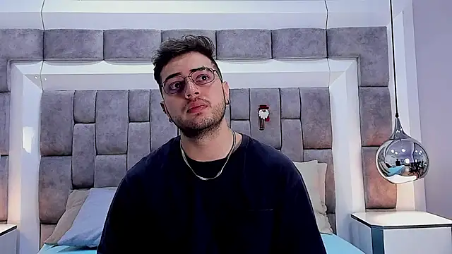 Ethan Greys online show from 11-17-25, 03:56