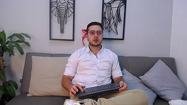 Ethan Greys online show from 12-19-25, 11:34