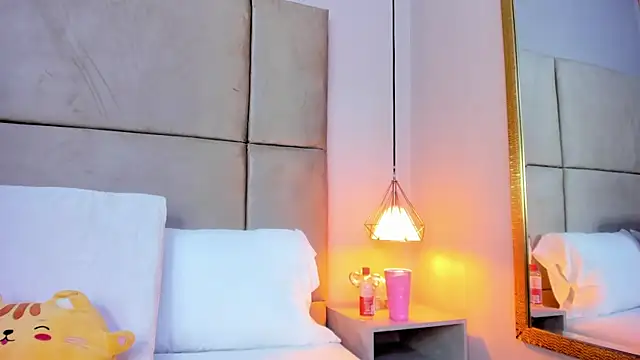 angelaG1 online show from 04-23-26, 08:22