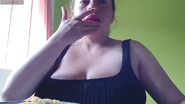 Snapshot of Rouse_hot_ chatting on 06-18-26, 06:34 Rouse hot online show from 06-18-26, 06:34