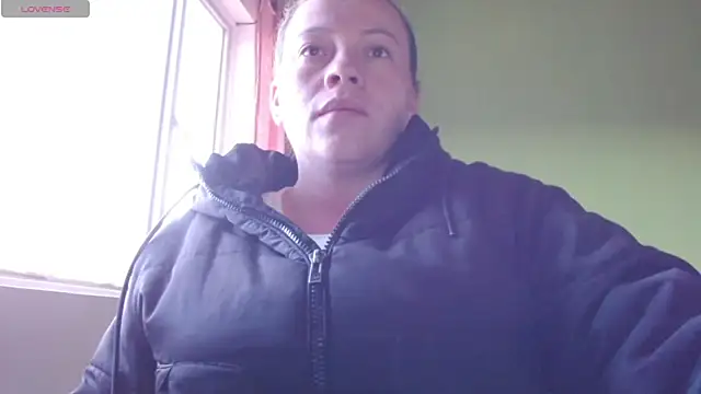 Snapshot of Rouse_hot_ chatting on 06-20-26, 11:24 Rouse hot online show from 06-20-26, 11:24