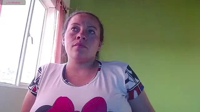 Snapshot of Rouse_hot_ chatting on 06-23-26, 10:41 Rouse hot online show from 06-23-26, 10:41