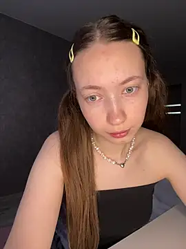 Holy Poly online show from 04-24-26, 05:21