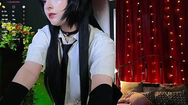 Snapshot of vronnier chatting on 05-21-26, 04:03 vronnier online show from 05-21-26, 04:03