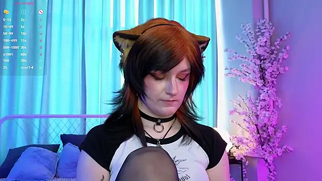 Snapshot of vronnier chatting on 05-22-26, 04:23 vronnier online show from 05-22-26, 04:23