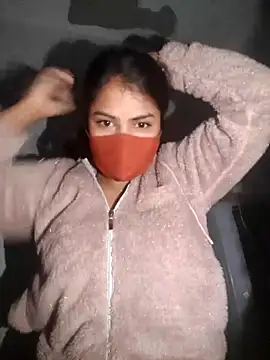 Snapshot of Red_Love_1 chatting on 12-19-25, 02:40 Red Love 1 online show from 12-19-25, 02:40